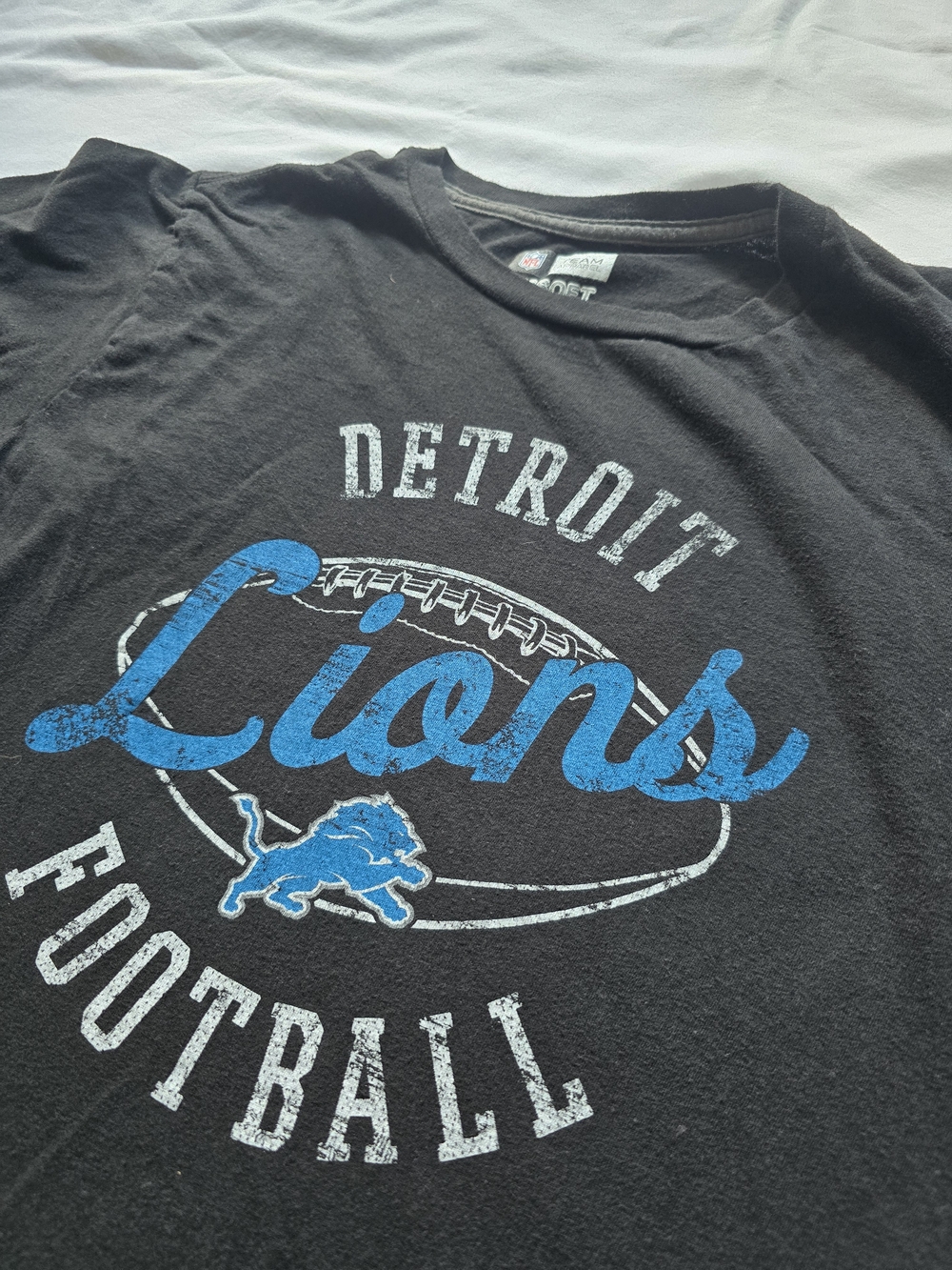 Detroit Lions NFL Team Apparel Black Graphic T Shirt Womens Medium